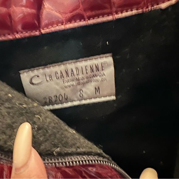 La Canadienne Snake Embossed Boots in Dark Red. Sz8 - Picture 9 of 14